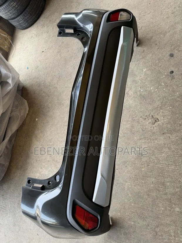 Mitsubishi Outlander Back Bumper Complete 2016 2017 2018 2019 · Photo 2