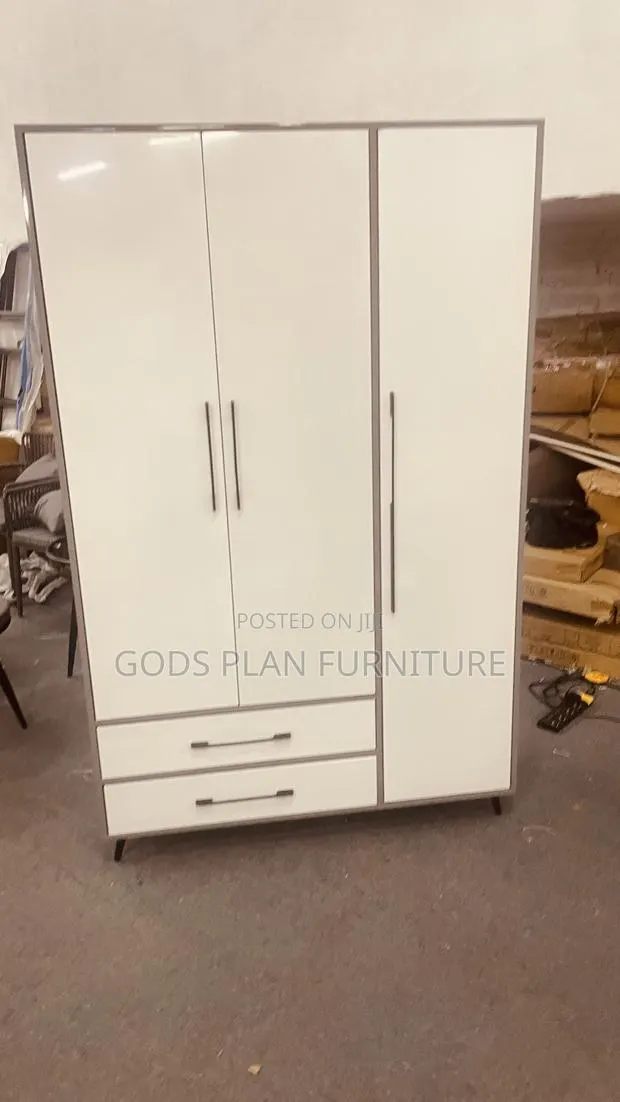 Wooden Wardrobe ( W053) · Photo 1