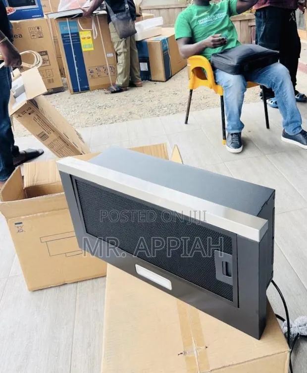 Get Affordable Midea 60-L03=b 60cm Rangehood(Black) · Photo 1