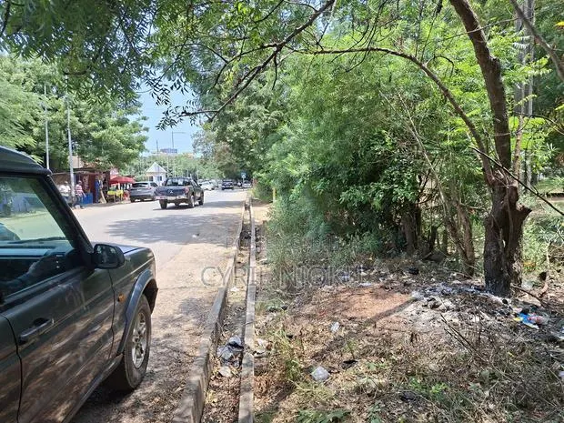 8.60 Acres of Land Selling All at Airport at 4.6 Million USD / Acre · Photo 1
