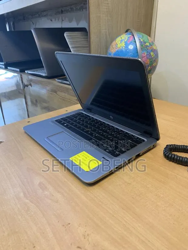 Laptop HP EliteBook 820 G3 8GB Intel Core i5 HDD 500GB · Photo 1