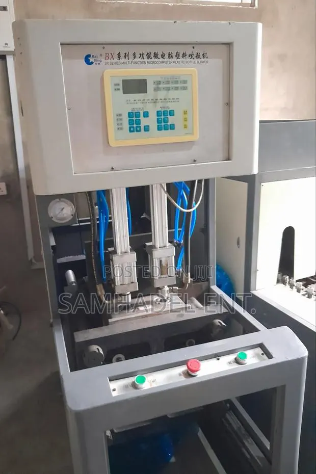 2 CAVITY P.E.T Bottle Blowing Machine Complete With Accessories · Photo 1