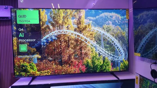 Samsung -75” Class Q7F Series QLED UHD SamsungVision AI Smart Tizen · Photo 1
