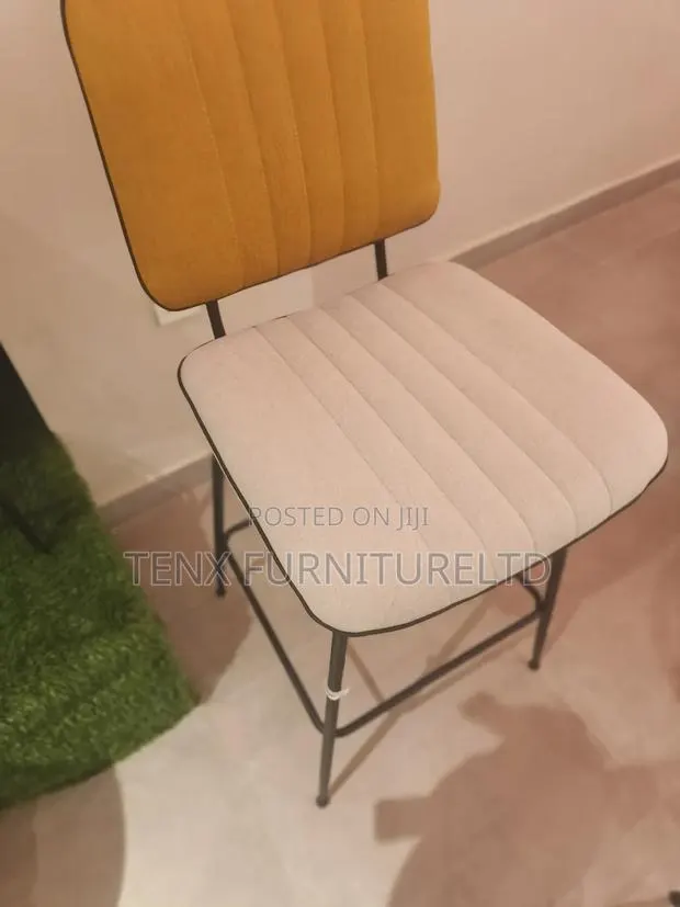 Bar Chair / Bar Stool (4 Legd) · Photo 1