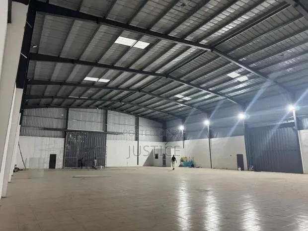 1000sqm Capacity Warehouse West Legon · Photo 1