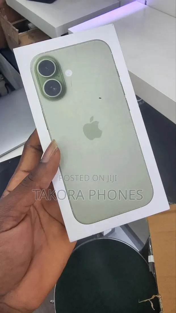 New Apple iPhone 17 256 GB Green · Photo 1