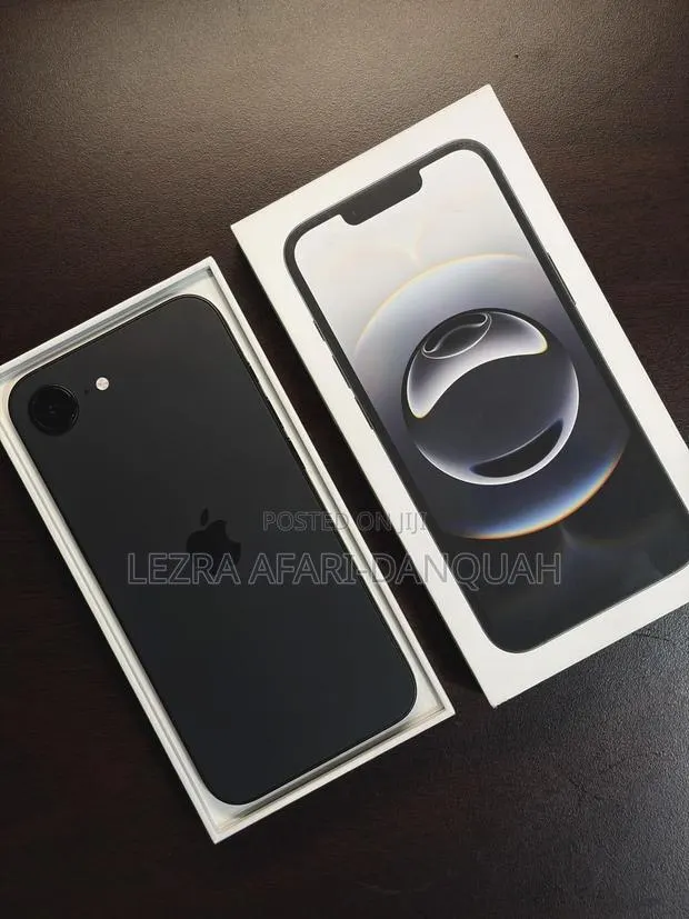 New Apple iPhone 16e 128 GB Black · Photo 1