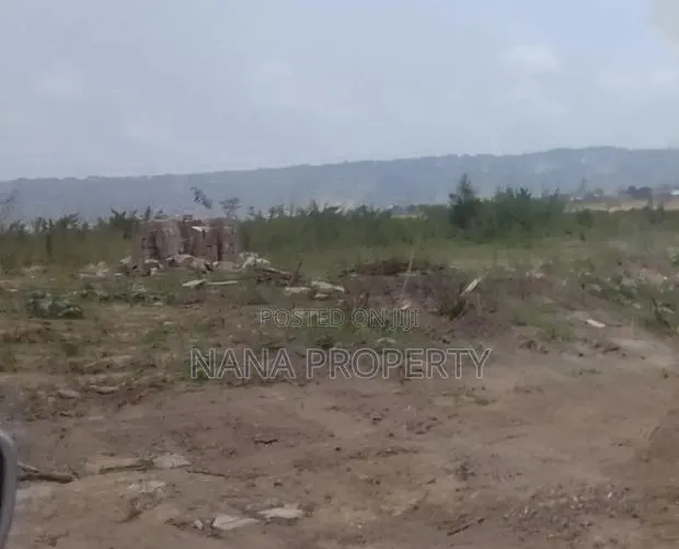 Twenty Acres of Land for Sale Located at Oyibi Saasabi Junction · Photo 1