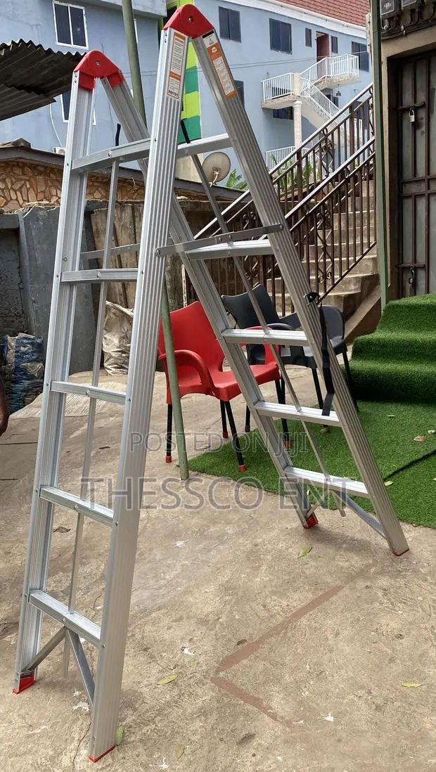 5 Step Floding Ladder · Photo 1