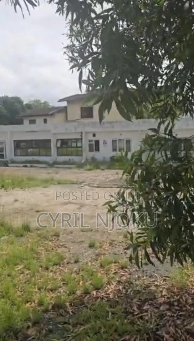 2 Plots of Land and Boys Quarters for Sale at the Bank Hospital Canton · Photo 2