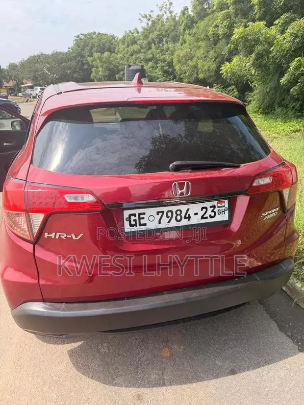 Honda HR-V 2017 Red · Photo 1