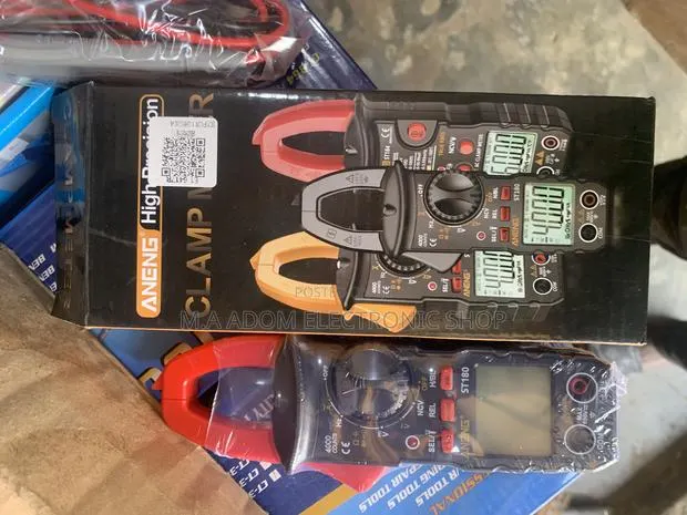 High Precision Clamp Meter · Photo 1