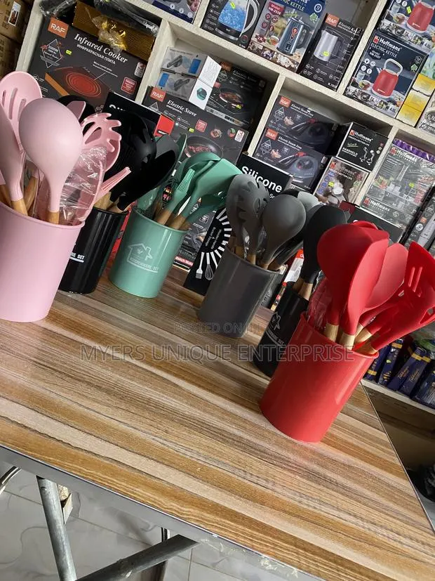 Modern 12pcs Silicone Ladles Set With Stand · Photo 1