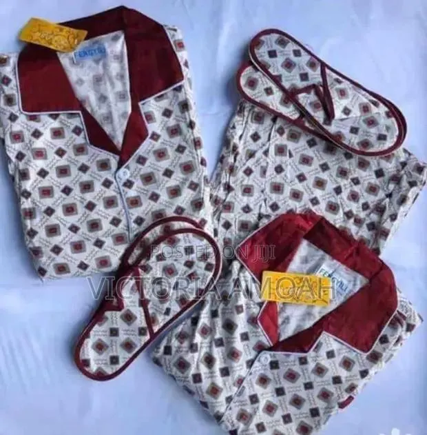 Unisex Two Pyamas With Slippers. · Photo 1