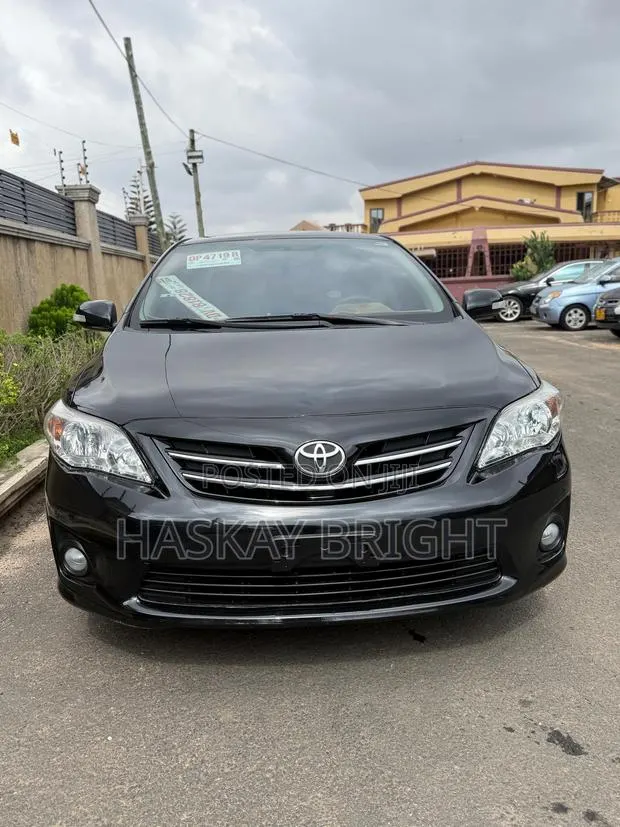 Toyota Corolla 2012 Black · Photo 1