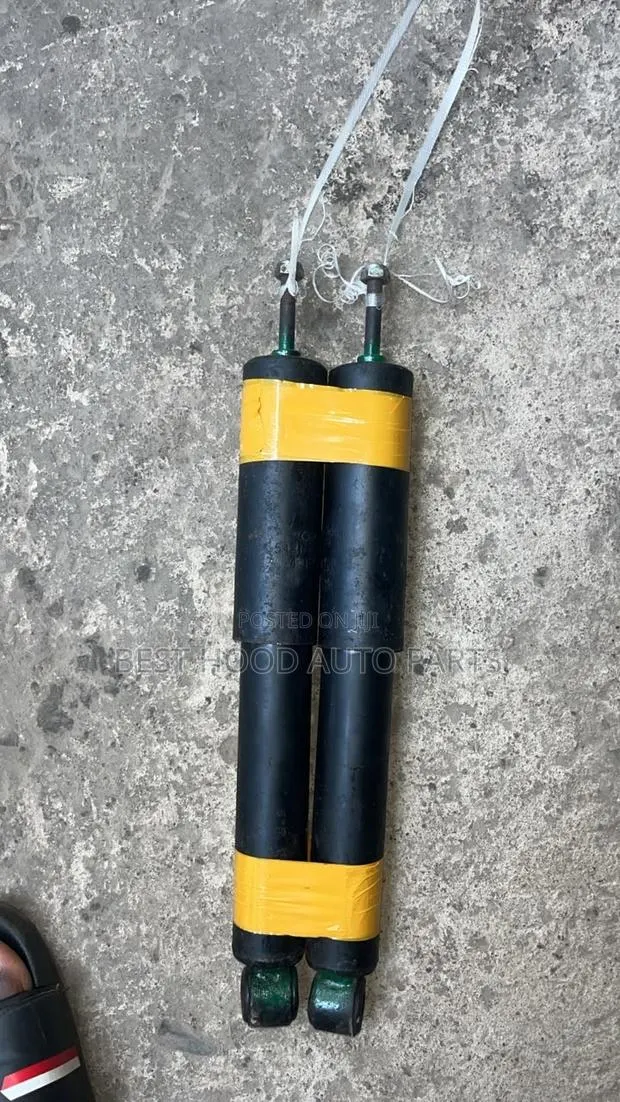 Nissan Hardbody Shock Absorbers · Photo 1