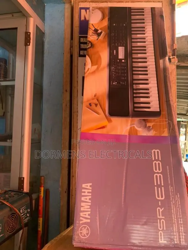 Keyboard Psr 383 · Photo 1