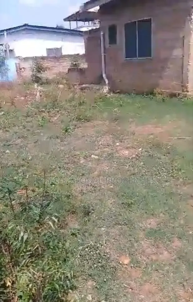 80x78ft Plots of Land at Teshie Penny for Sale · Photo 1