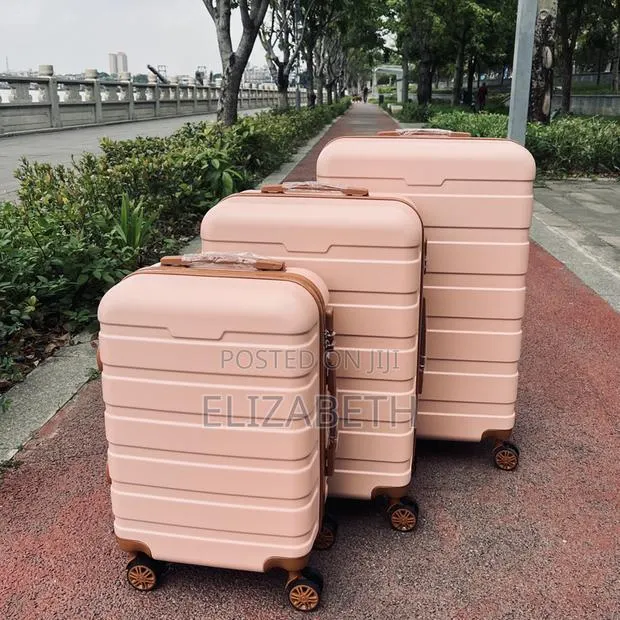 Suitcase Traveling Bag · Photo 1