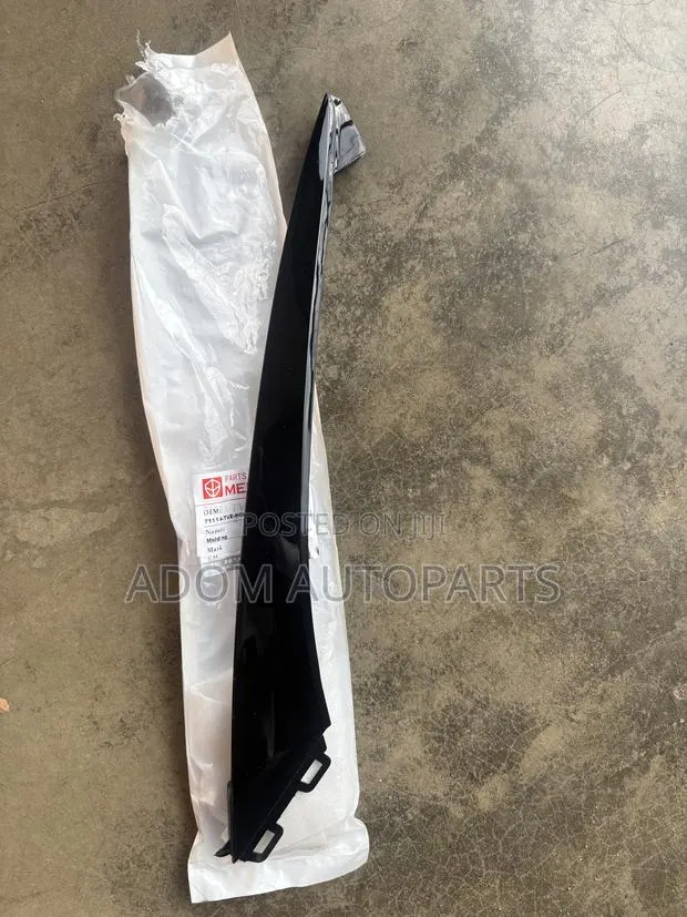 Honda Accord Bumper Moulding 2018 2019 2020 2021 2022 · Photo 1