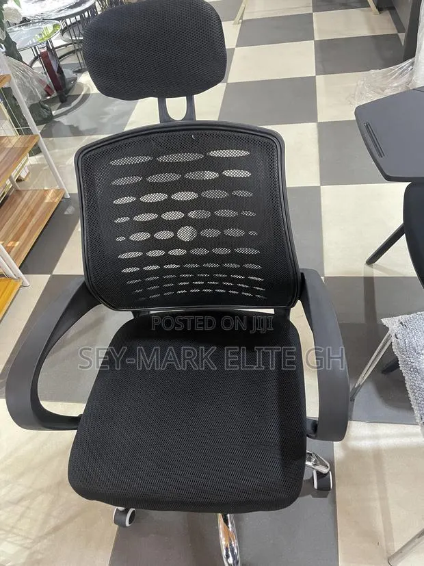 Swivel Office Chair · Photo 1