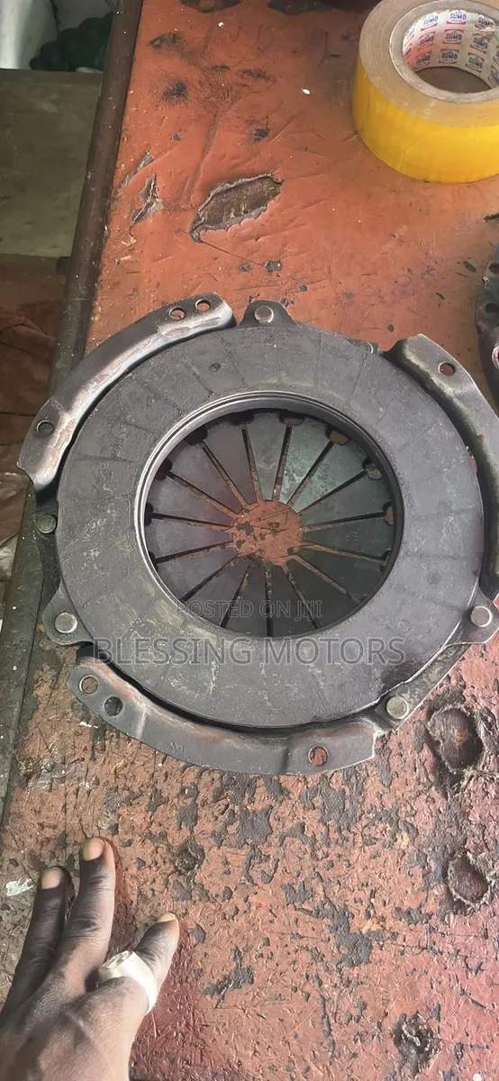 Toyota 3L Pressure Plate · Photo 1