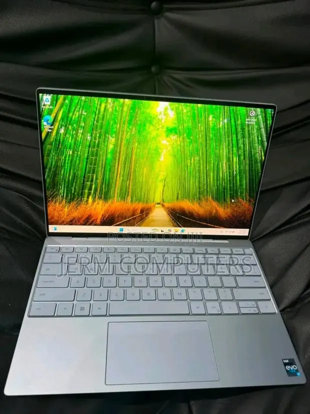 Laptop Dell XPS 13 8GB Intel Core i7 SSD 256GB · Photo 1