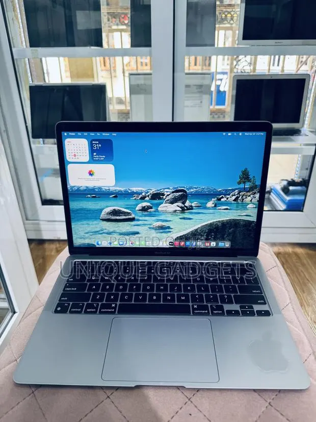 Laptop Apple MacBook Air 2020 M1 8GB Apple M1 SSD 256GB · Photo 1