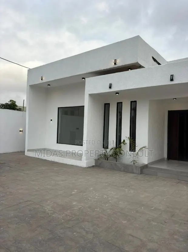3bdrm House in New Legon, Lake Side Estate for sale · Photo 2