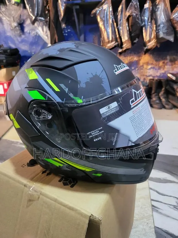 Dot Motorcycle Helmet · Photo 1