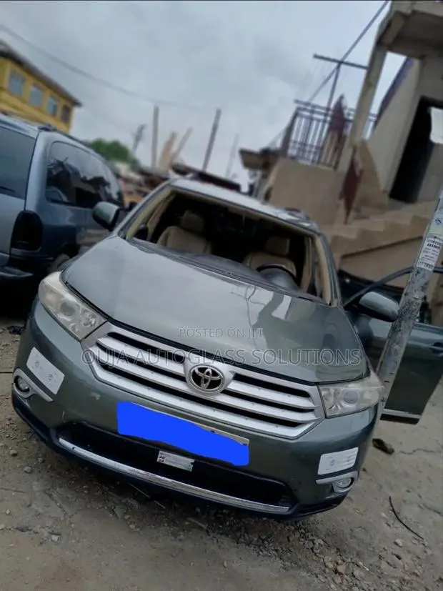 2010 Toyota Highlander Windscreen Available · Photo 1