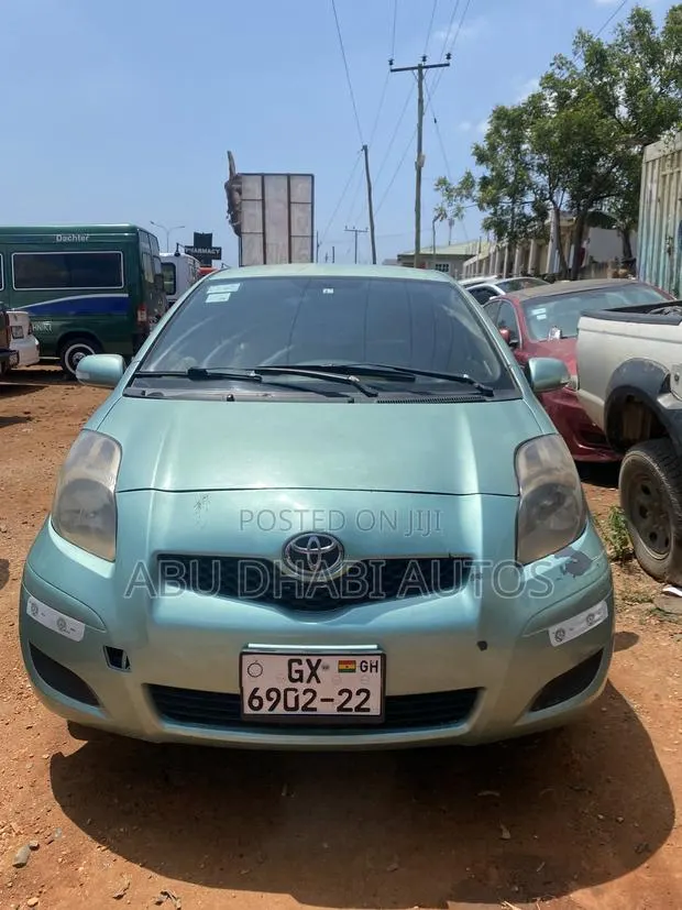 Toyota Vitz 1.3 AWD 5dr 2010 · Photo 1