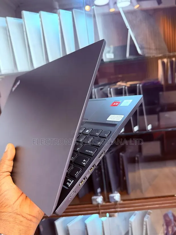 Laptop Lenovo Thinkpad E15 16GB Intel Core i7 SSD 256GB · Photo 1