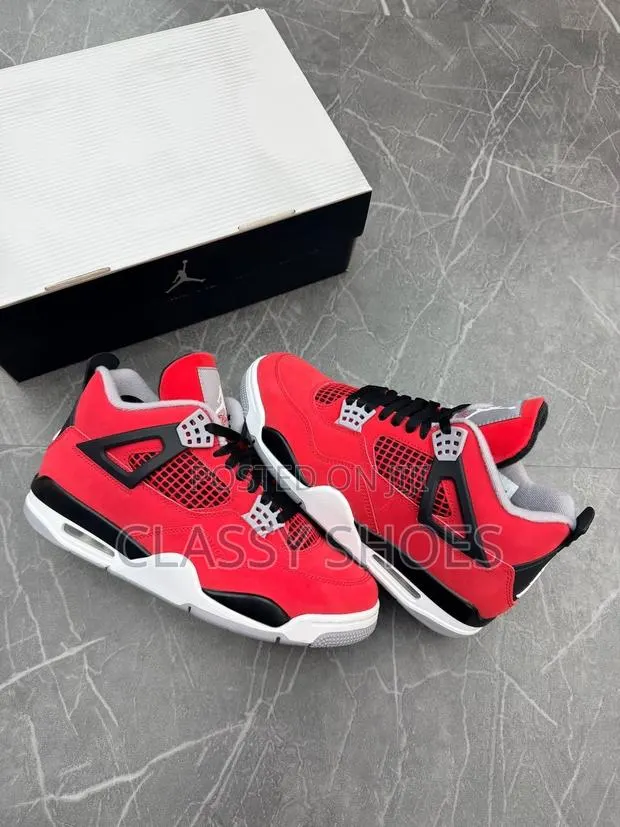 Jordan Retro 4 Limited Edition · Photo 1