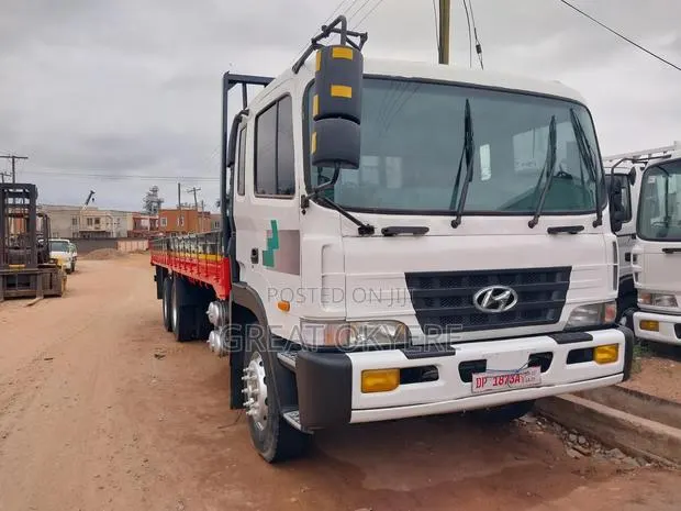 Hyundai 11 Tons Truck · Photo 1