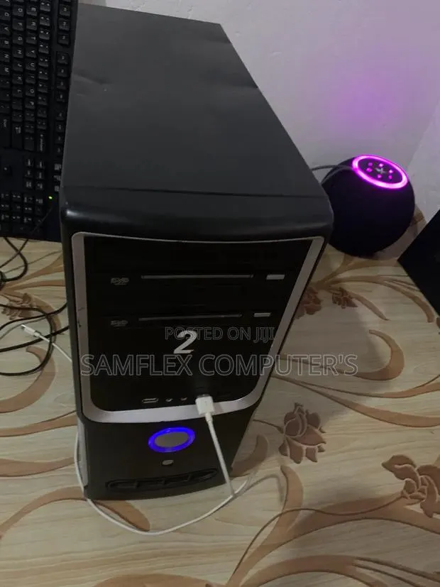 Desktop Computer Asus 16GB Intel Core i7 SSD 256GB · Photo 1
