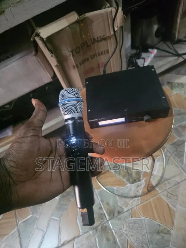 Shure SLX-D Digital Single Handheld Mic · Photo 1