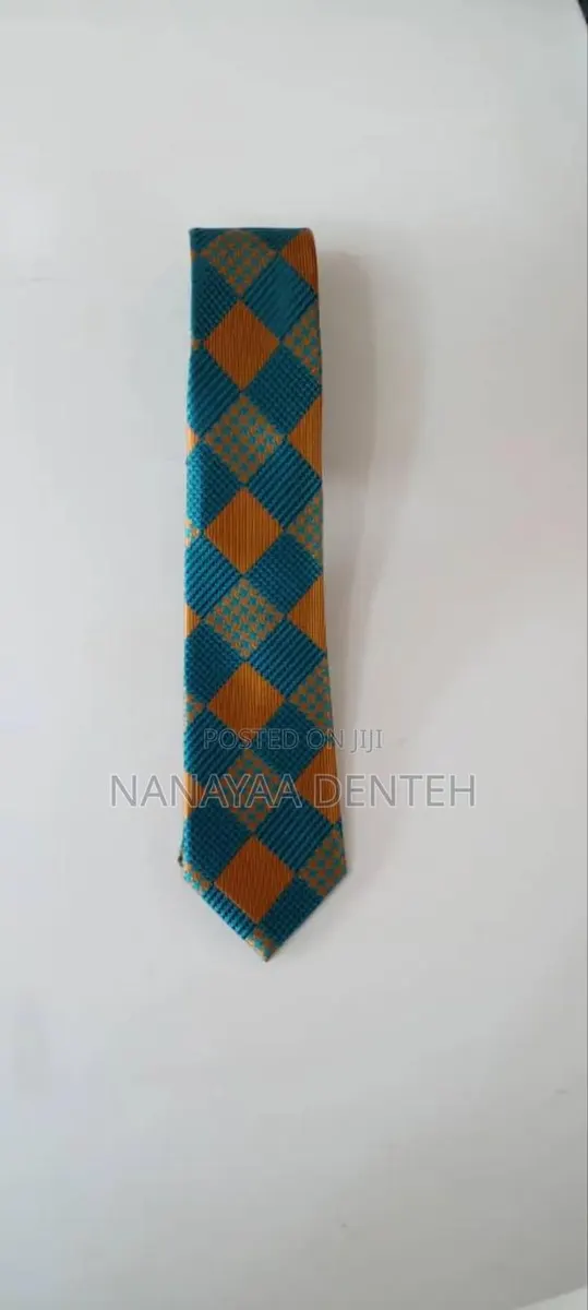 Office Flying Tie · Photo 1