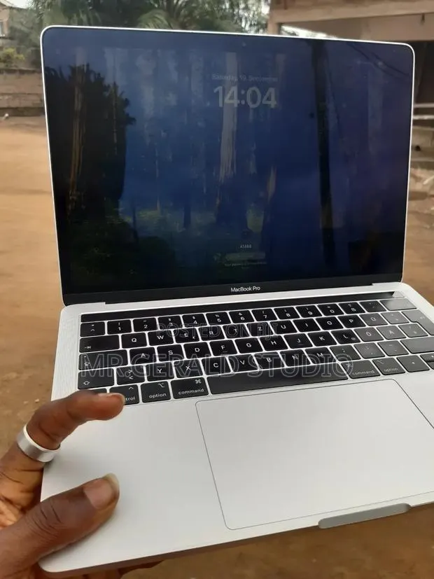 Laptop Apple MacBook Pro 2019 16GB Intel Core i5 SSD 256GB · Photo 1