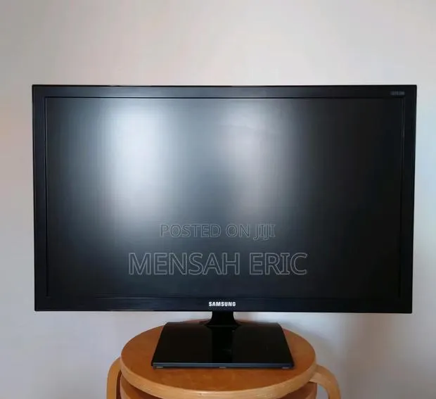 27” Samsung S27e330h Gaming Monitor · Photo 1