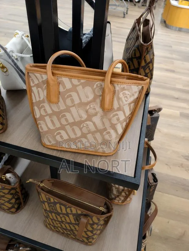 Women's Fashion Canvas Tote Handbag · Photo 1