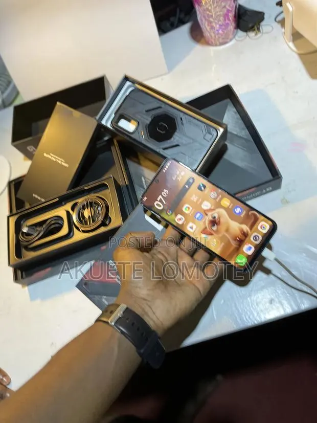 Infinix GT 30 Pro 256 GB Black · Photo 1