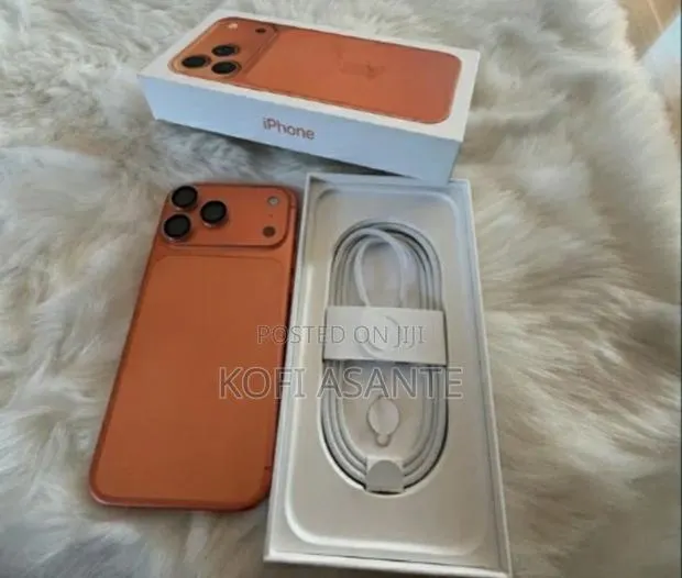Apple iPhone 17 Pro Max 512 GB Orange · Photo 1