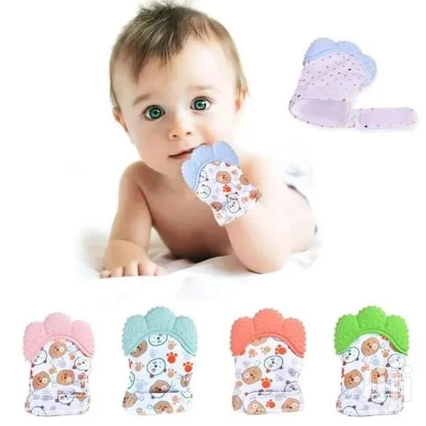 Baby Mitten Teether · Photo 1