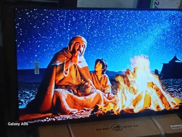 Samsung 43-Inch Uhd Television With Smart Connectivity Features · Photo 1