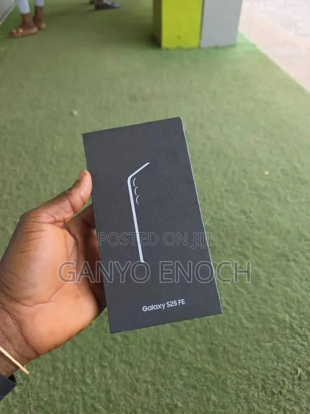 Samsung Galaxy S25 FE 128 GB Black · Photo 1