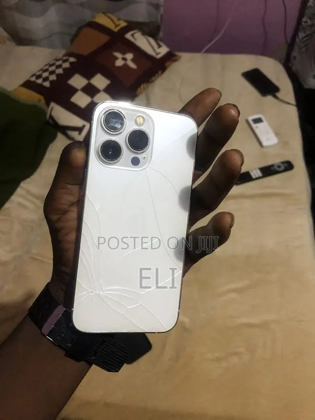 Apple iPhone 13 Pro 128 GB White · Photo 1