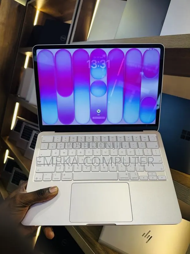 Laptop Apple MacBook Neo 2026 8GB Intel Core i5 SSD 512GB · Photo 1