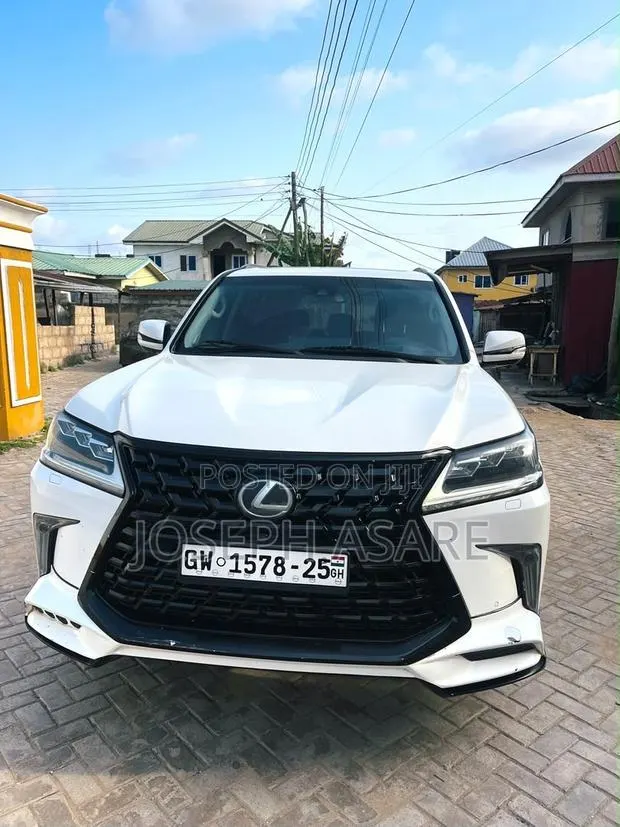 Lexus LX 570 AWD 2017 White · Photo 1