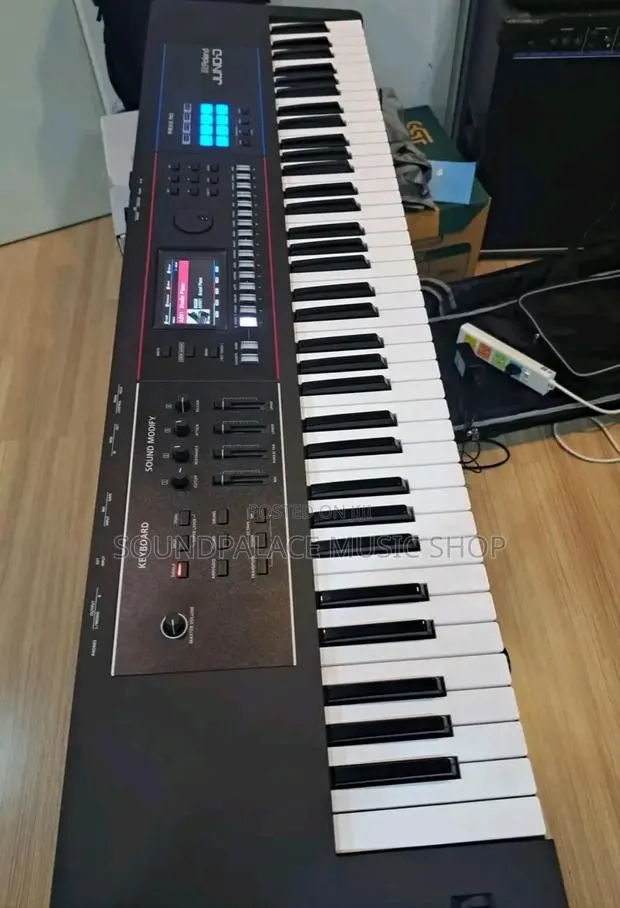 Roland JUNO-D7 Portable 76-Key Synthesizer Keyboard · Photo 1